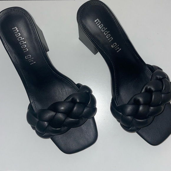 MADDEN GIRL HEELED SANDAL BLACK SIZE 5.5 - NEVER WORN - Picture 4 of 6